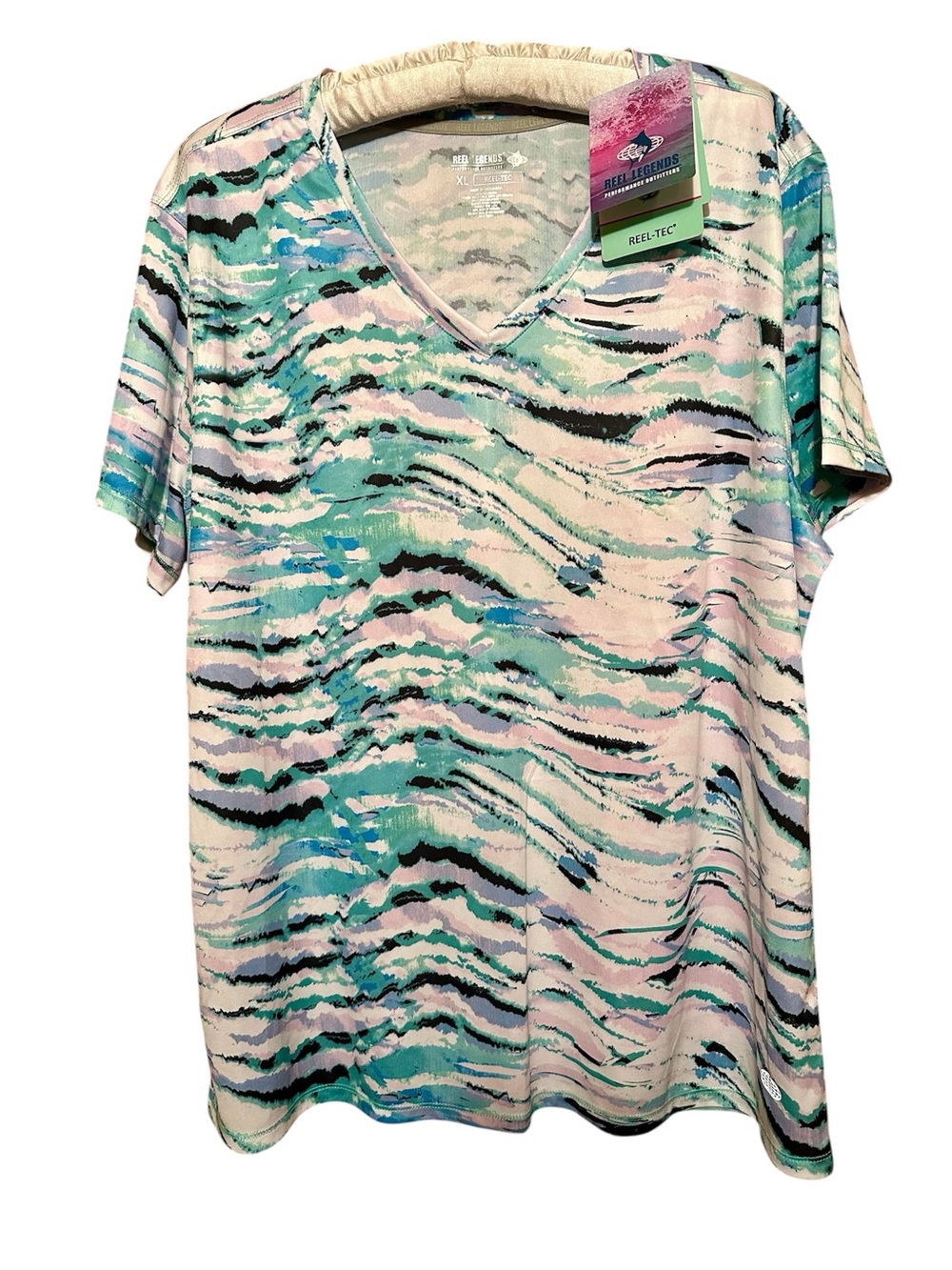NWT Reel Legends Reel-Tec Aqua, Teal & Black Wave V-Neck Tee size XL